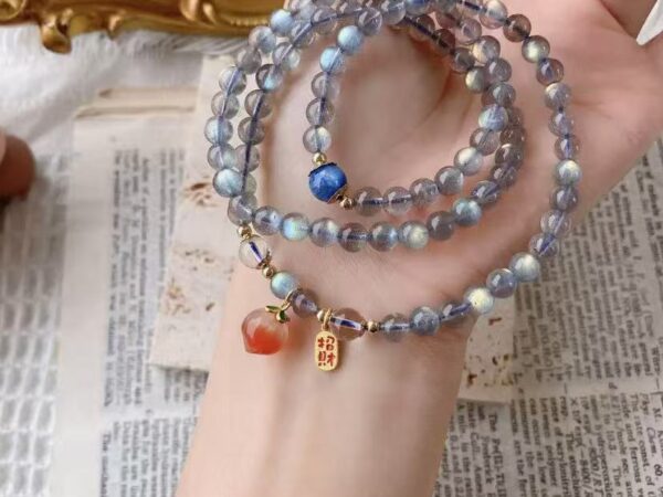 Natural crystal ice type gray moonlight stone blue light bracelet
