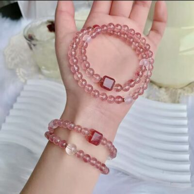 Natural strawberry crystal crystal bracelet