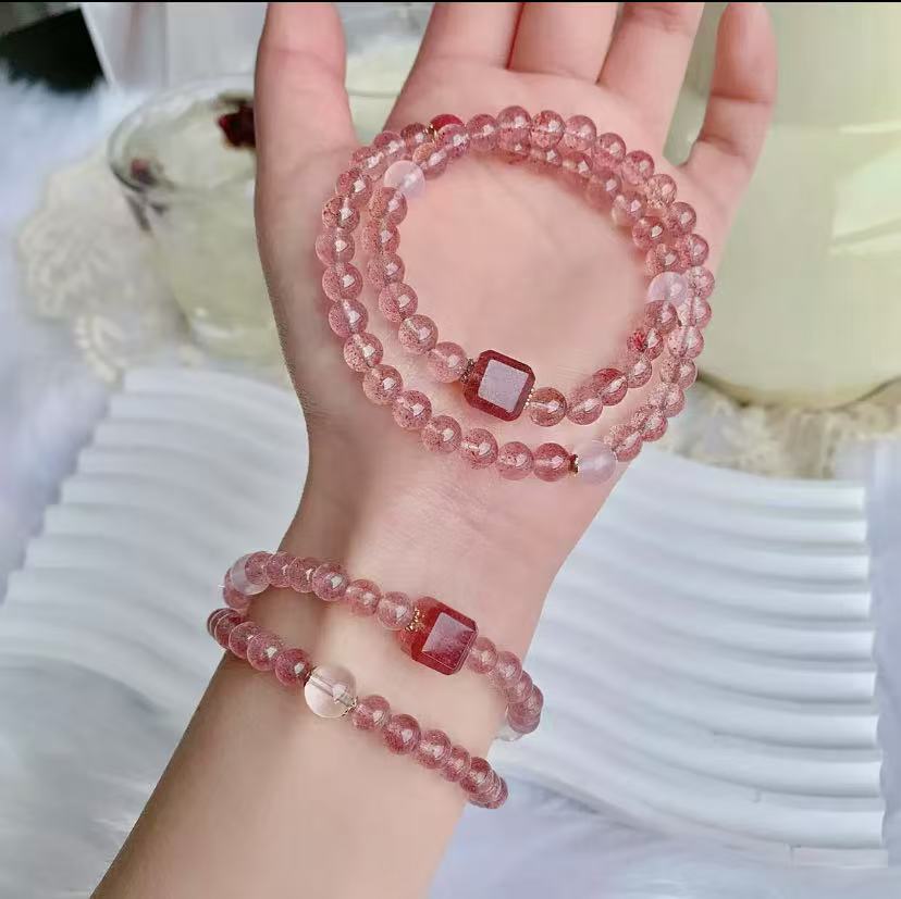 Natural strawberry crystal crystal bracelet