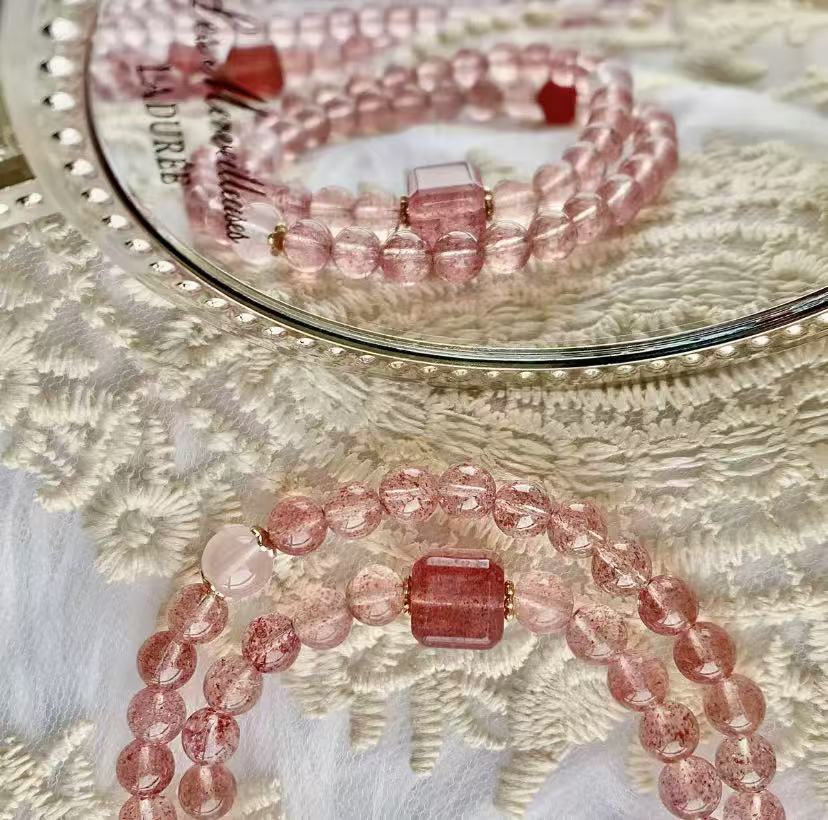 Natural strawberry crystal crystal bracelet