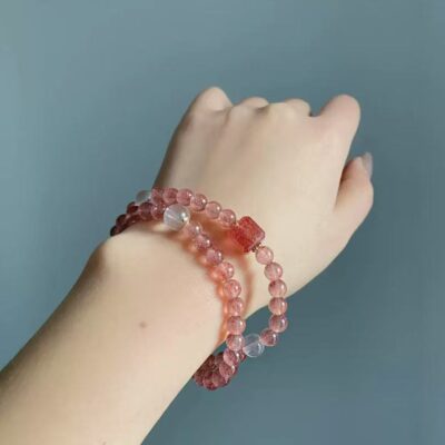 Natural strawberry crystal crystal bracelet
