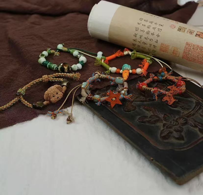 Retro literary fringe ceramic bracelet